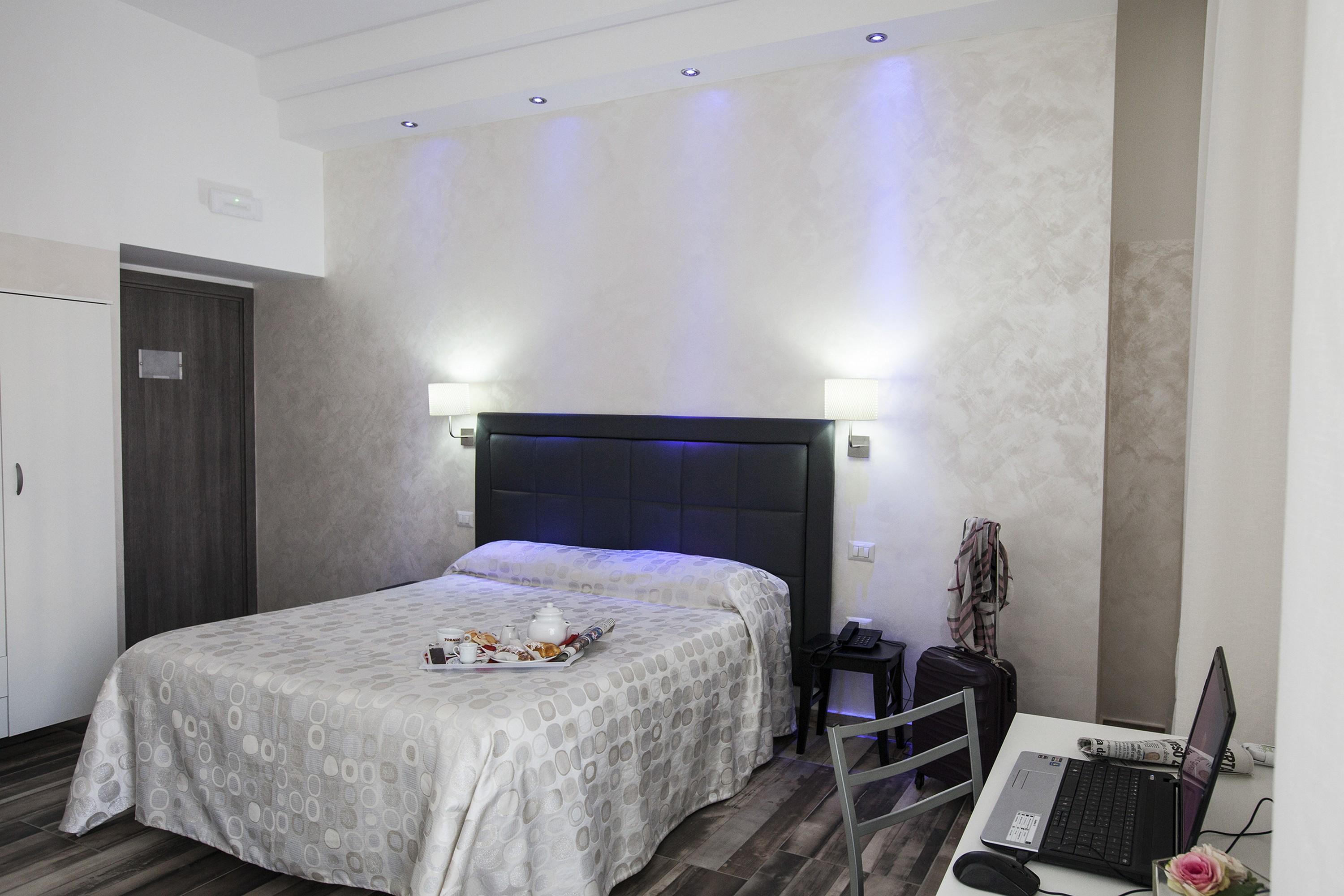Napoli Garibaldi Square Bed and Breakfast Exteriör bild